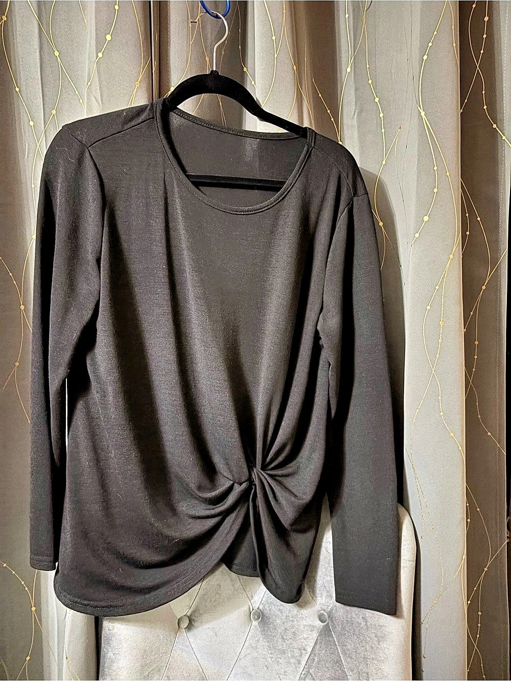 Long Sleeve Knot Front Top in Black Size Large Like New